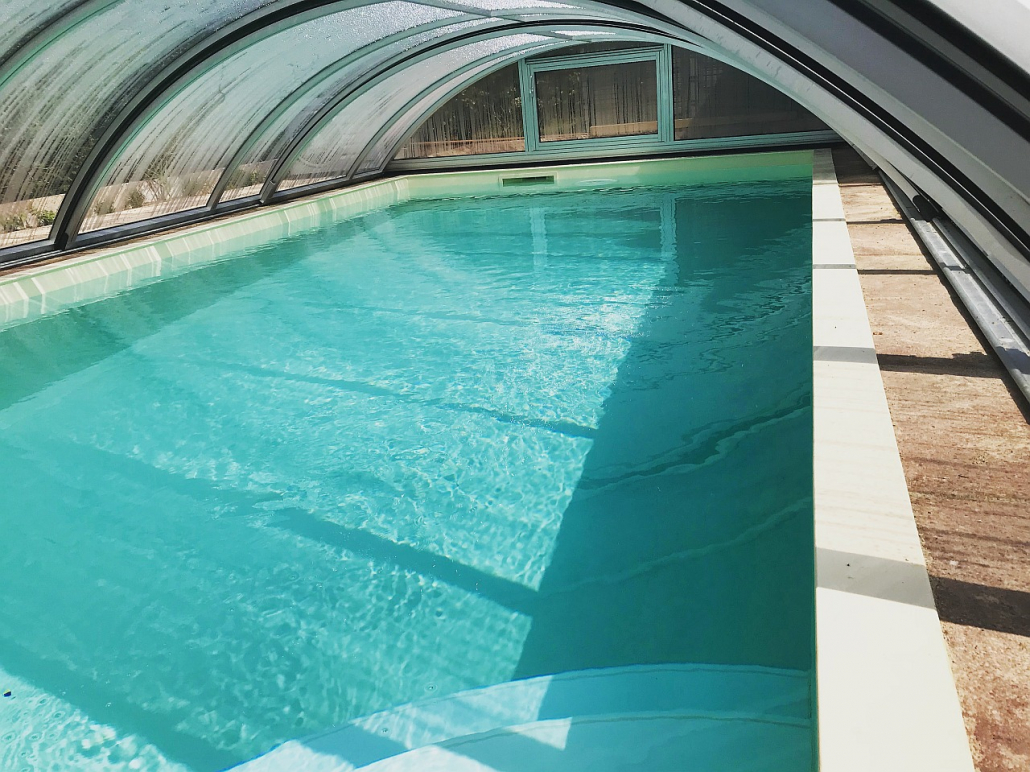 Dafne in sand mit runder Ecktreppe