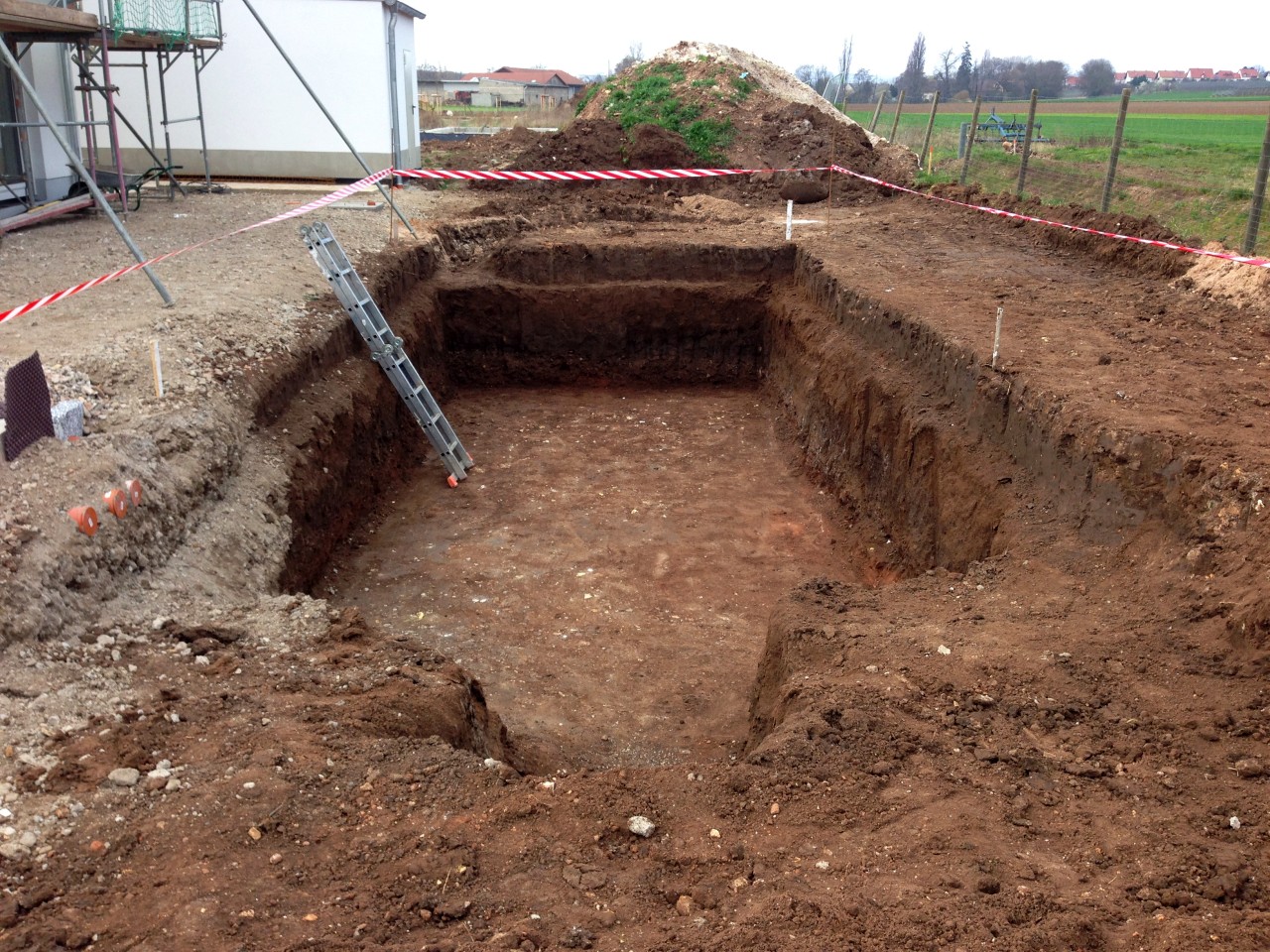 GSA-Schacht und Streifenfundamente ausgekoffert