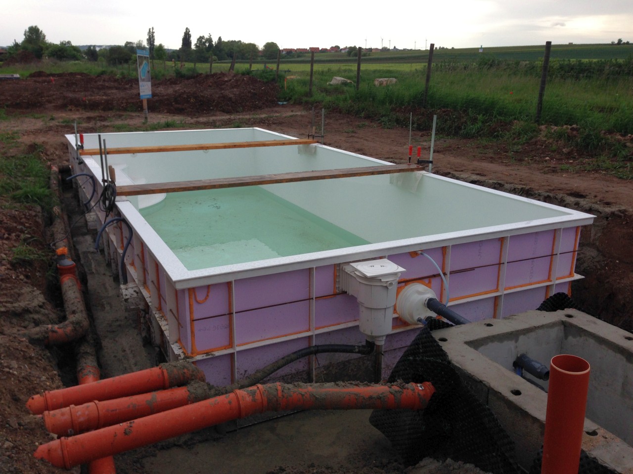 erste Lage betoniert