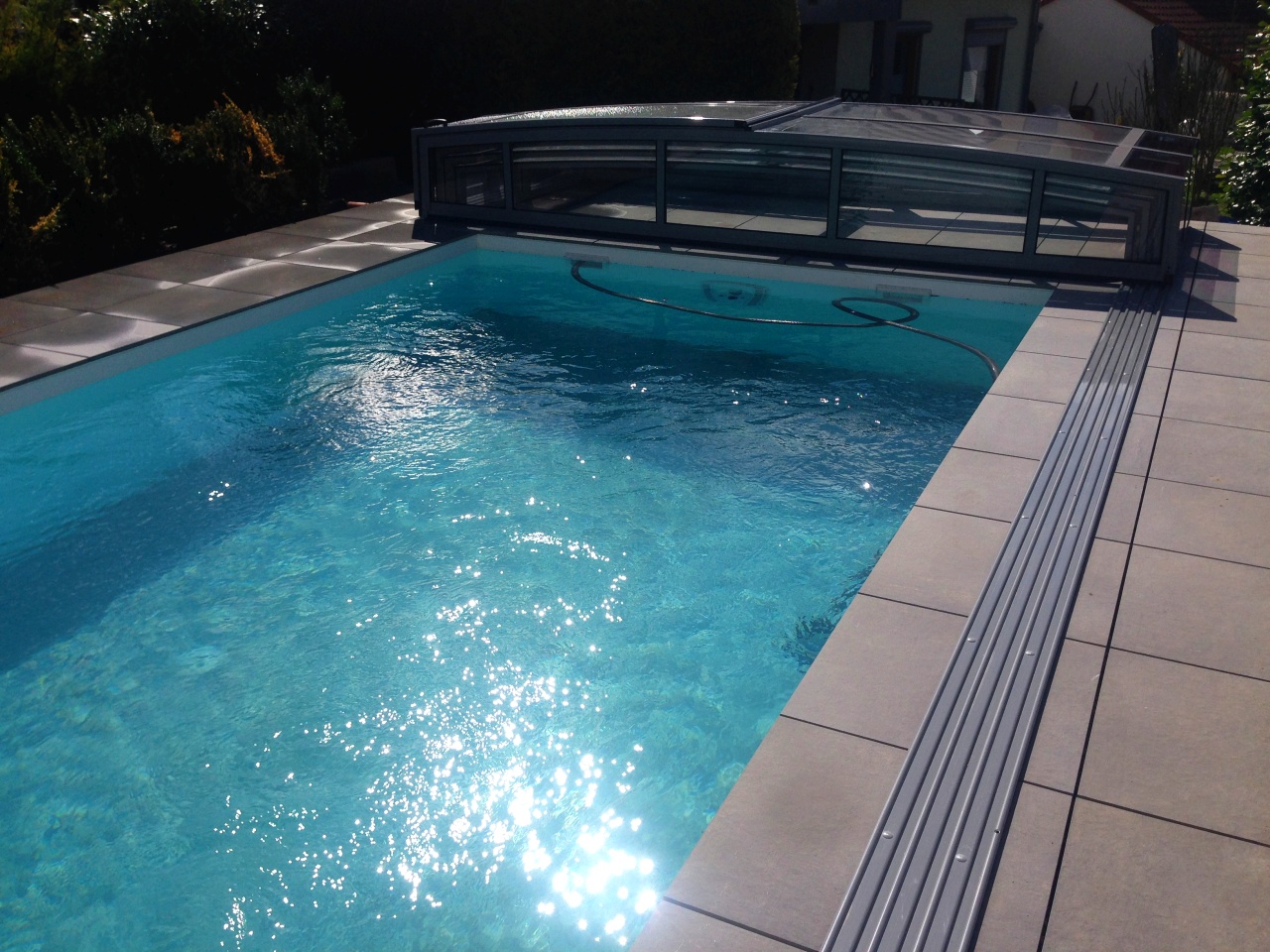 Beckenfarbe weiss und Boden grau